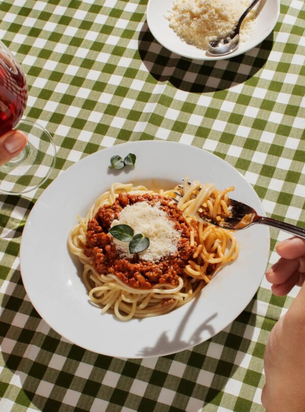 eating-pasta